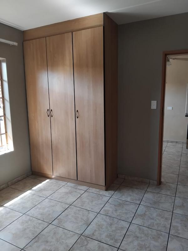 2 Bedroom Property for Sale in Kannoniers Park North West